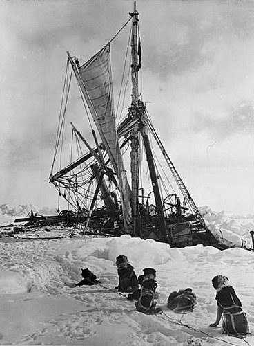 The final moments of the Endurance before it was lost in the ice-pack